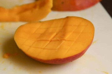 hash the meat of the mango
