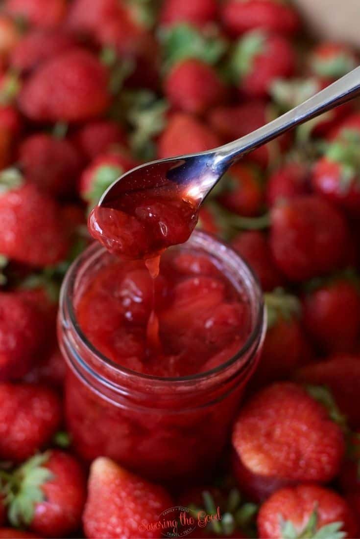 simple 4 ingredient strawberry topping