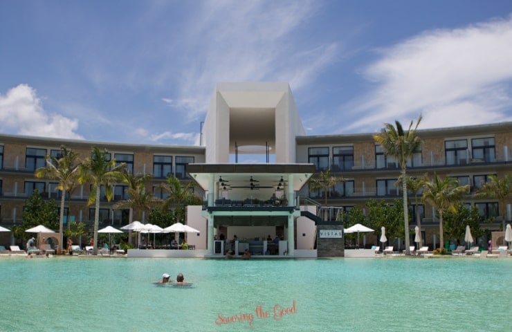 Haven Riviera Cancun swim up bar