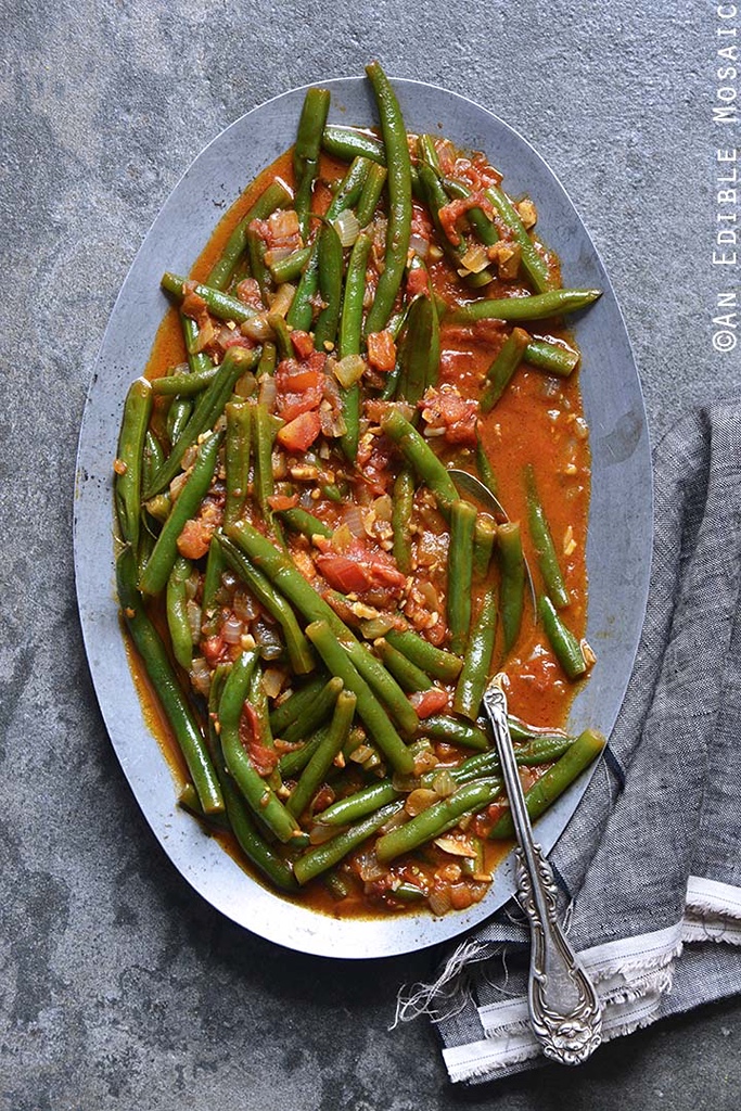 Middle Eastern spiced beans with tasty olive oil and tomatoes.
